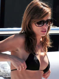 Elisabetta Canalis ass crack in a tiny bikini