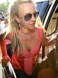 Britney Spears paparazzi caught cleavage pics