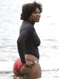 Serena Williams shows her amazing big butt