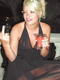 Lily Allen showing boobs and pussy