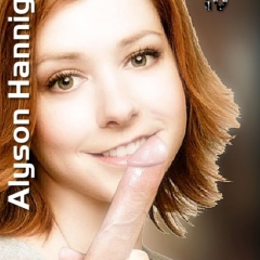 Alyson Hannigan nude