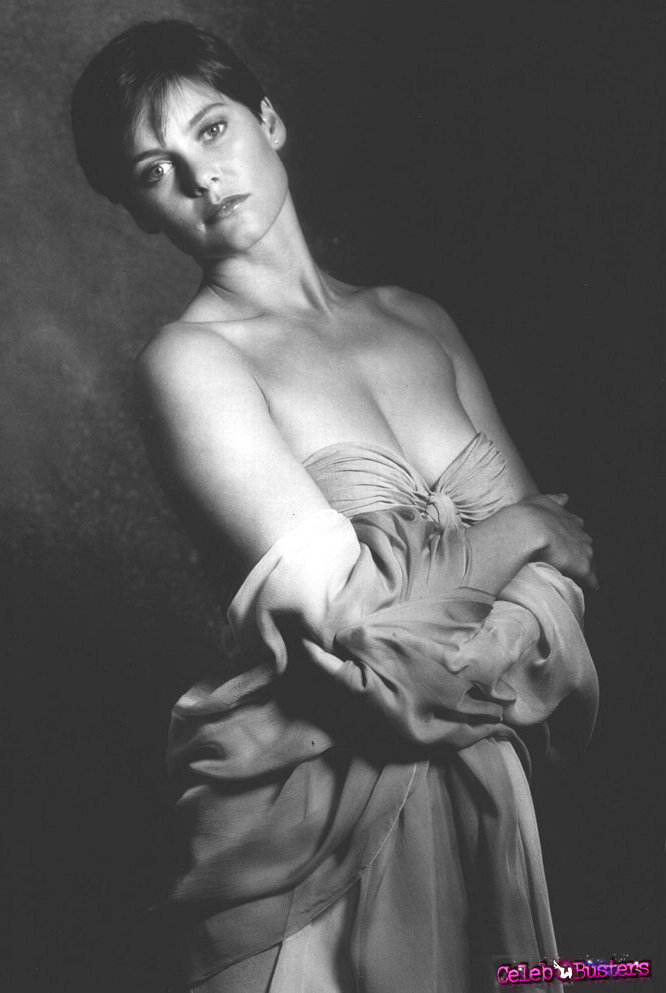 Boobs carey lowell Carey Lowell