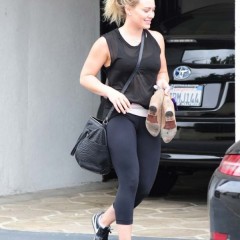 Hilary Duff nude