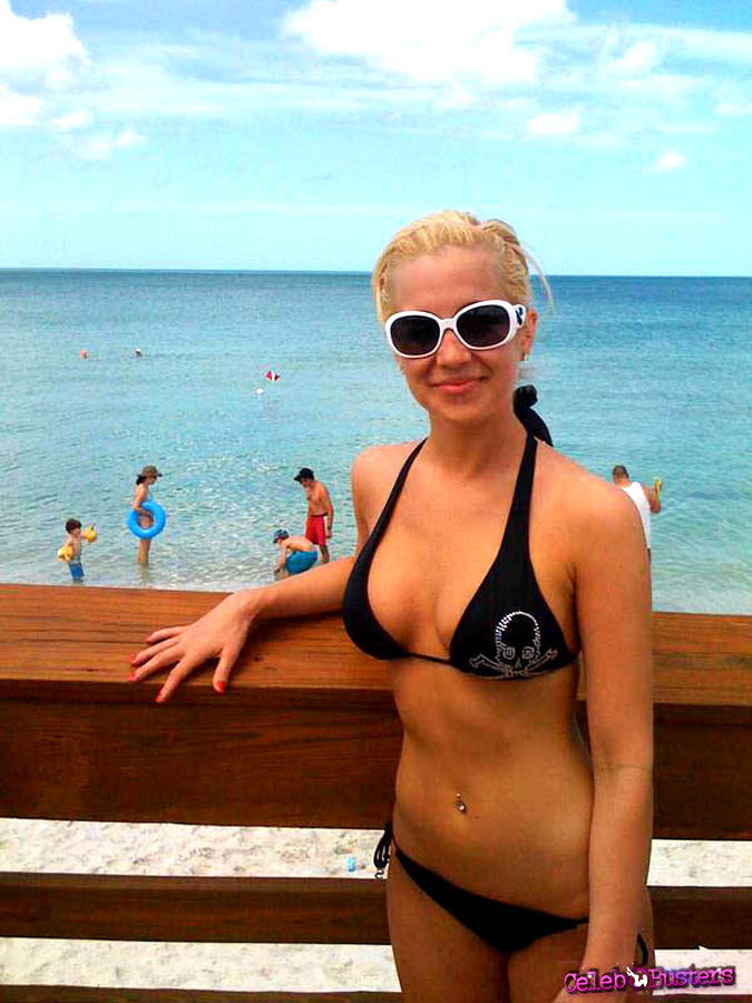 Pickler topless kelly 41 Hot