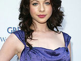 Hottie Michelle Trachtenberg Sexy Posing