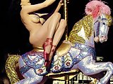 Dita Von Teese Shows Her Hot Naked Body