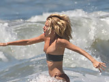 Sienna Miller in sexy bikini & oops photo topless