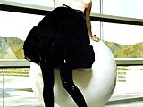 Milla Jovovich sexy posing & fully nude photos