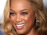 Tyra Banks exposed slender bare body in bikini
