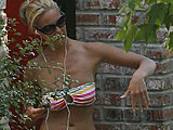 Katherine Heigl shows her great body in a rainbow bikini for paparazzi