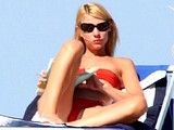 Claire Danes caught in hot bikini 