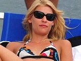 Claire Danes perfect butt in bikini