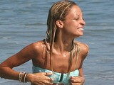 Nicole Richie sexy shorts pictures