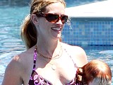 Julia Roberts bikini pool pictures