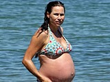 Minnie Driver paparazzi pregnant bikini pics