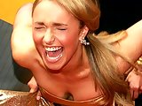 Hayden Panettiere posing on the red carpet at award show