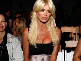 Victoria Silvstedt showing her nice big tits and great legs to paparazzi