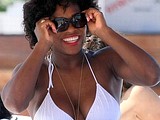Serena Williams big cleavage photos