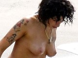 Amy Winehouse topless pics