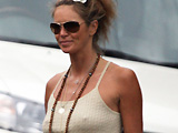 Elle Macpherson got hard nippleitis