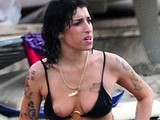 Amy Winehouse paparazzi nipple slip