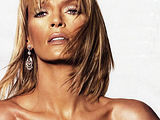 Uma Thurman Posing Real Hard