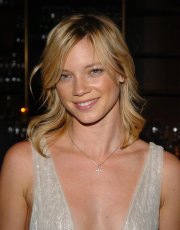 Amy Smart nude picture