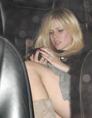 Avril Lavigne nude picture