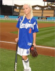 Kendra Wilkinson nude picture