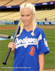 Kendra Wilkinson nude picture