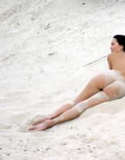 Lucy Clarkson nude picture