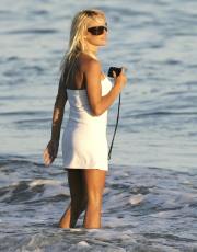 Pamela Anderson nude picture