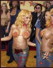 Singer Lil nude picture
