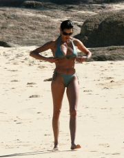 Teri Hatcher nude picture