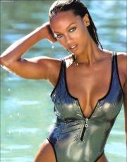 Tyra Banks nude picture