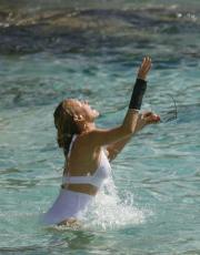 Uma Thurman nude picture
