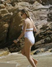 Uma Thurman nude picture
