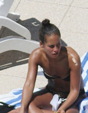 Alicia Keys nude picture