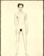 Amber Valletta nude picture