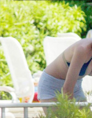 Angelina Jolie nude picture