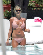 Danielle Lloyd nude picture