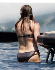 Jennifer Lopez nude picture