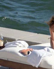 Jennifer Aniston nude picture