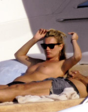 Kate Moss nude picture