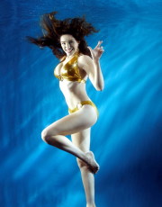 Kelly Brook nude picture