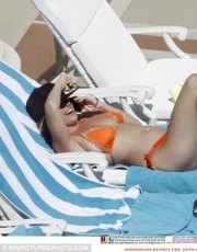 Kelly Brook nude picture