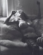 Madonna nude picture